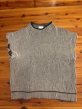 Striped Crewneck Sweater Vest in Black & White